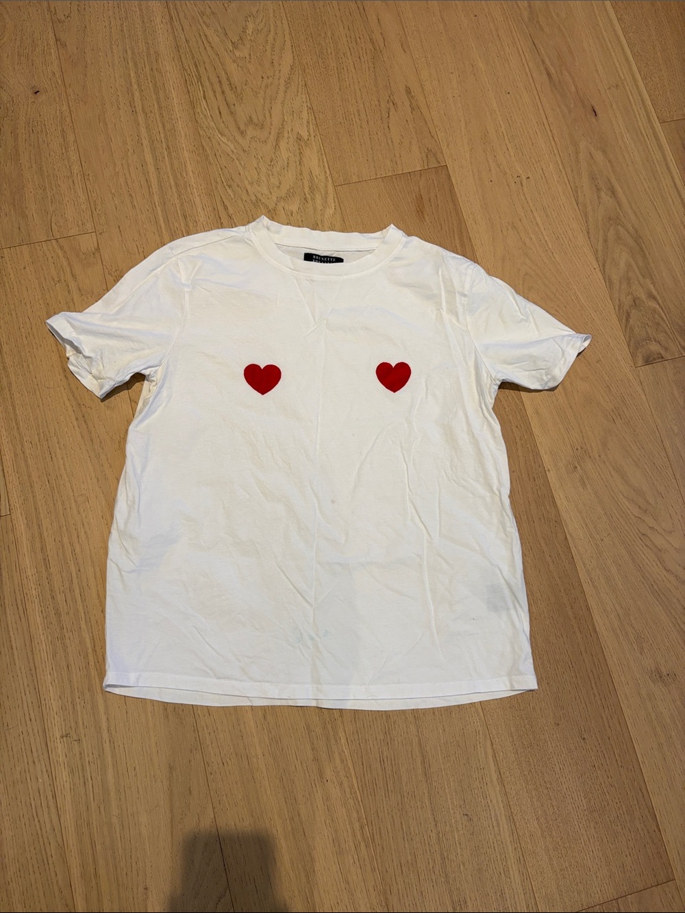 White Heart Graphic Tee - Red Hearts